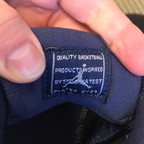 Jordan 11 Retro Low Midnight Navy (GS) - Picture 3 of 6